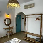Livadia פארוס