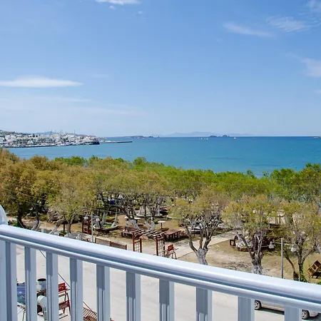 Livadia アパートホテル