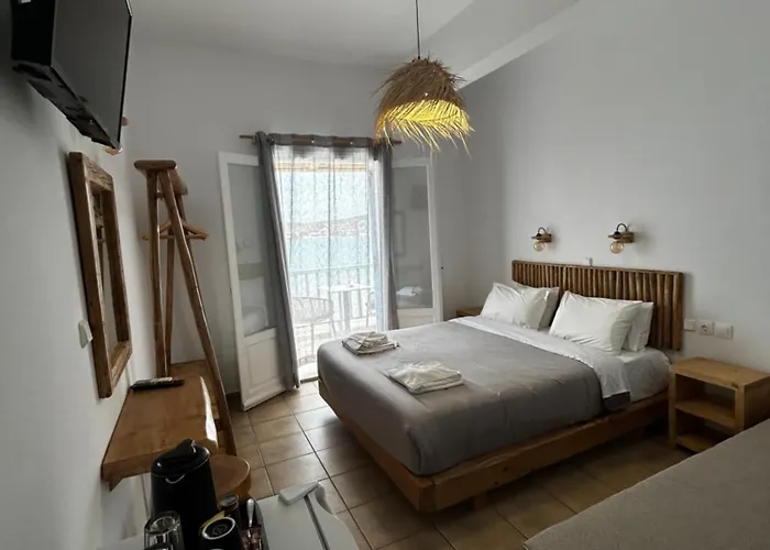 Livadia アパートホテル