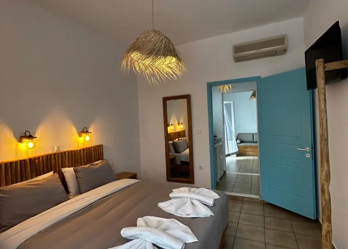 Livadia * パロス島