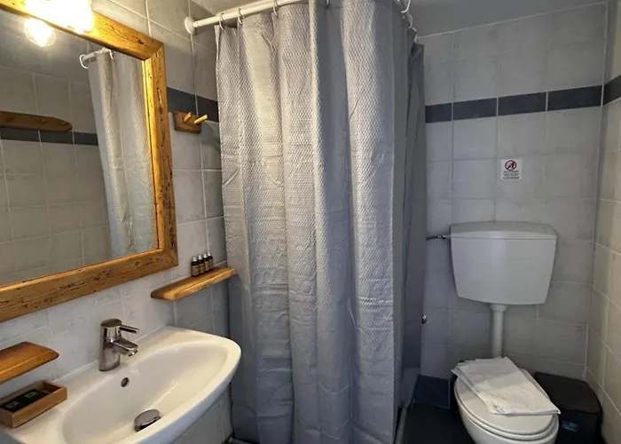 Livadia アパートホテル *