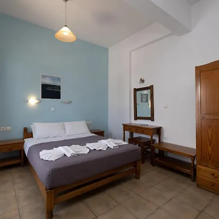 Livadia מלון דירות *