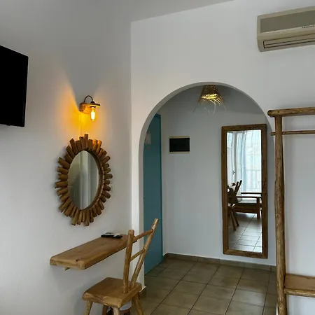 Livadia פארוס