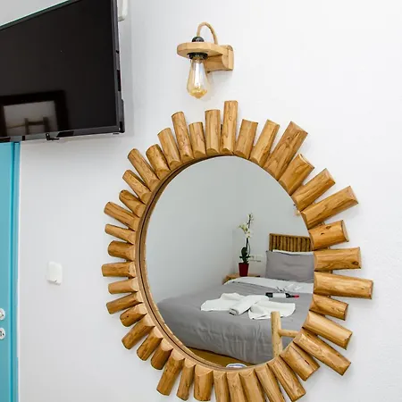 Livadia * פארוס