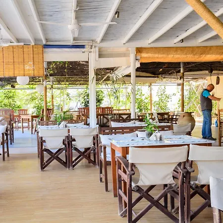 Livadia מלון דירות